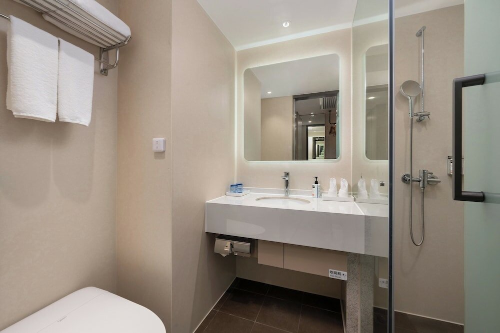 Фото Holiday Inn Express Shanghai Putuo, an Ihg Hotel