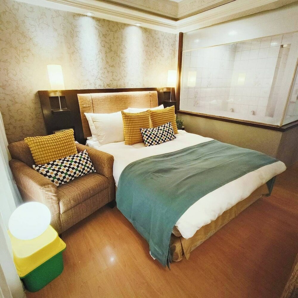 Фото Deja Vu Hotel