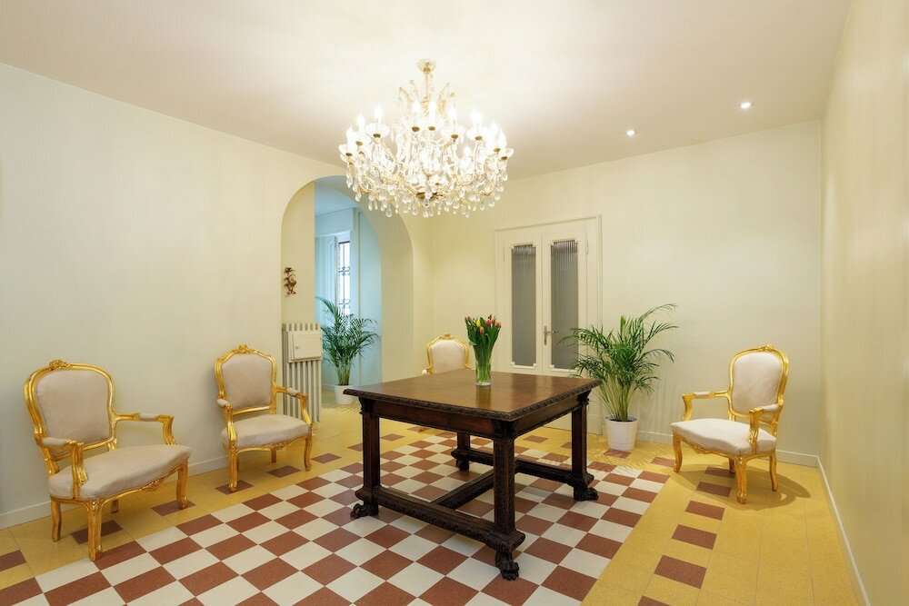 Фото La Castellana