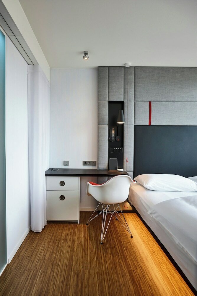 Фото CitizenM London Victoria Station
