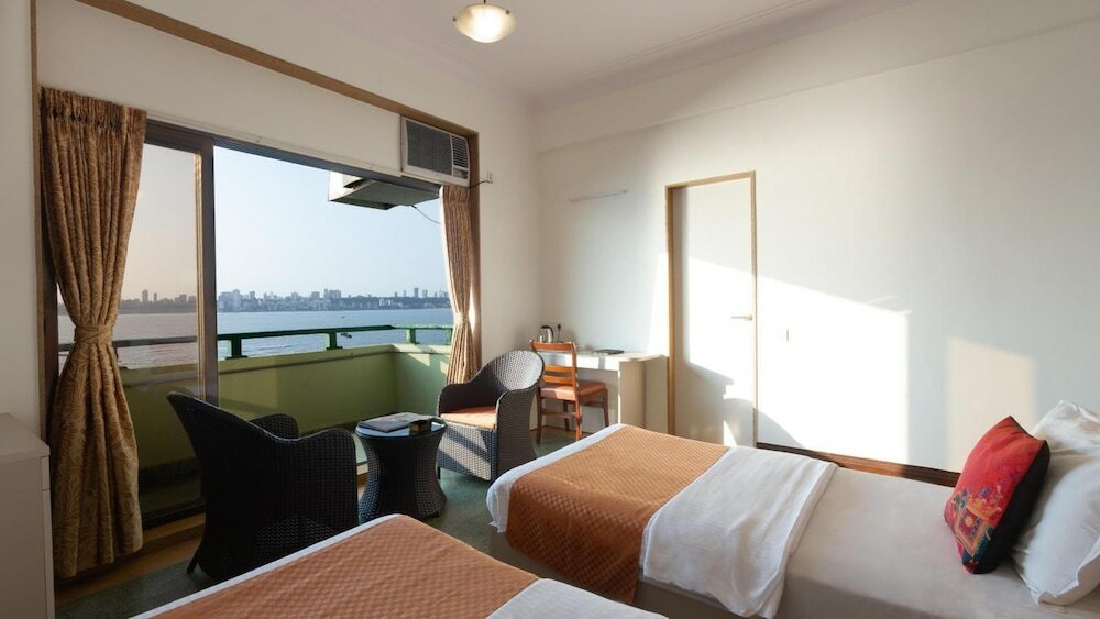 Фото Sea Green South Hotel