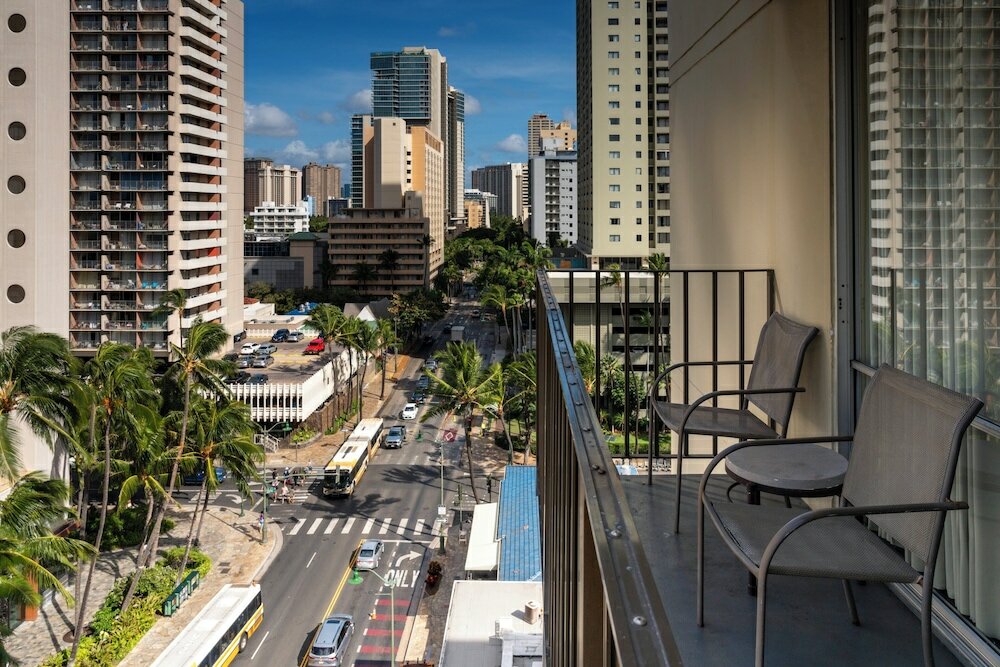 Фото Ohia Waikiki Studio Suites