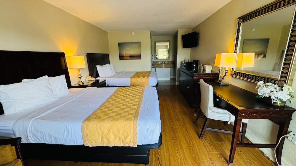 Фото Monte Carlo Inn
