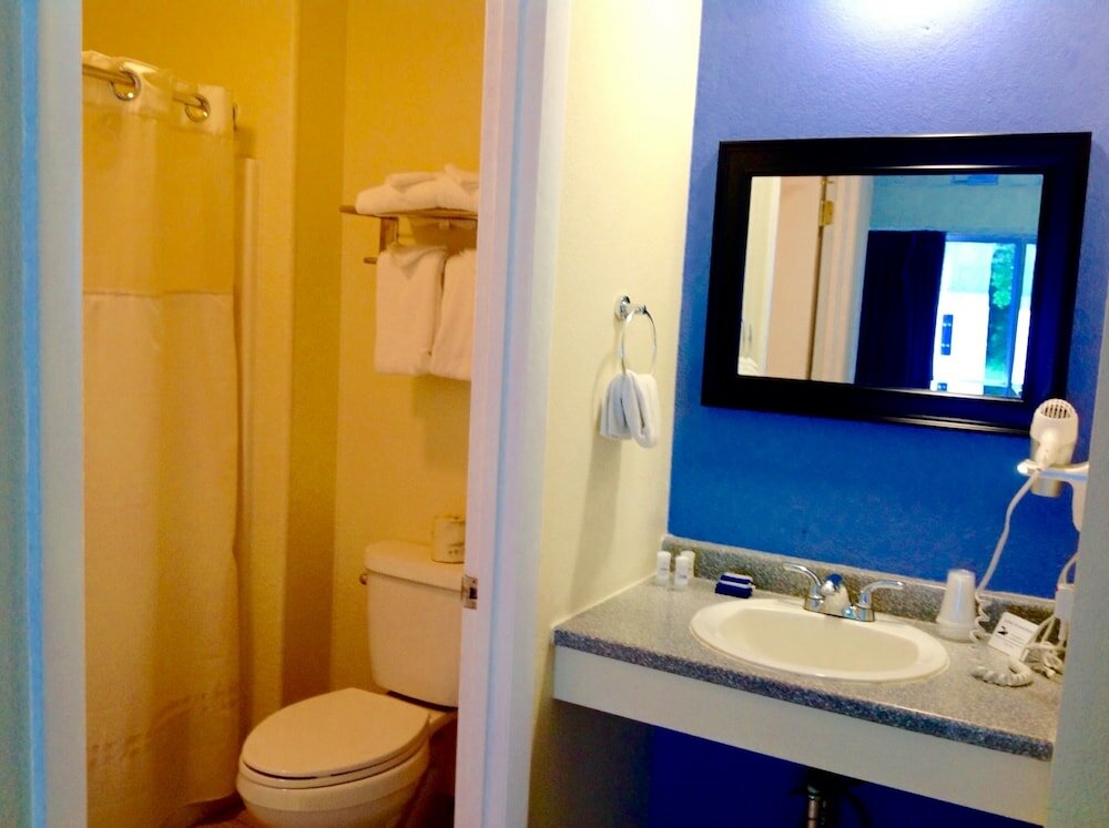 Фото Days Inn by Wyndham Lincoln