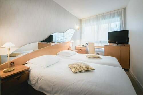 Гостиница Le Crystal Dinard, Sure Hotel Collection by Best Western в Динаре