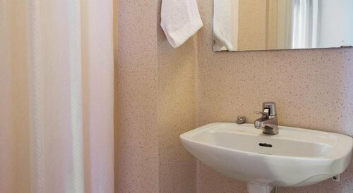 Гостиница Hotel Bishops Arms Strangnas в Стренгнесе