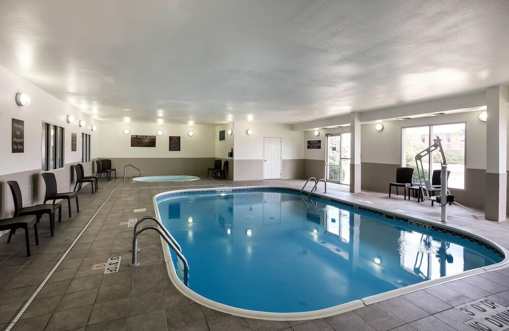 Фото Comfort Suites University