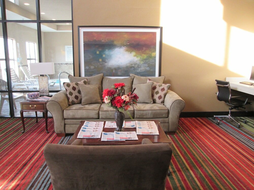 Фото Holiday Inn Express Cloverdale - Greencastle, an Ihg Hotel