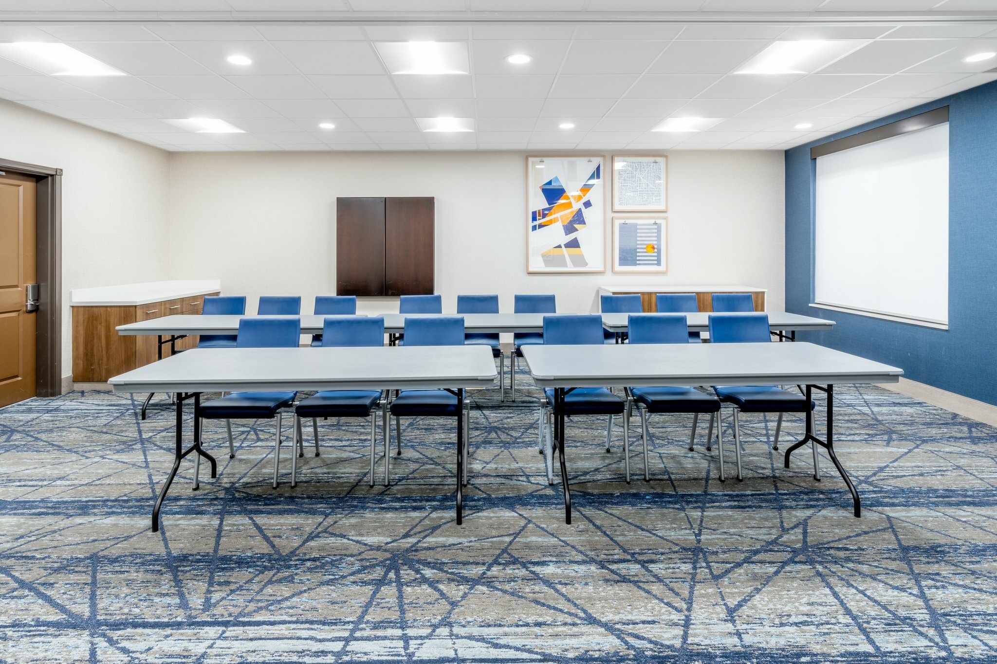 Фото Holiday Inn Express Hotel & Suites - Cheyenne, an Ihg Hotel