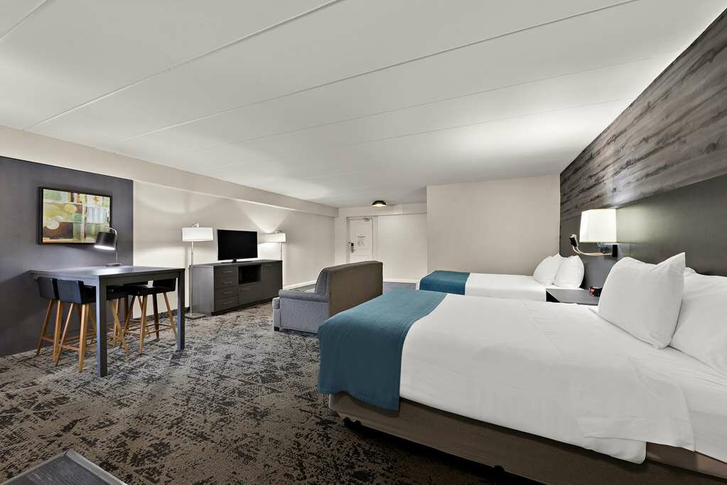 Фото Best Western Parkway Hotel Toronto North