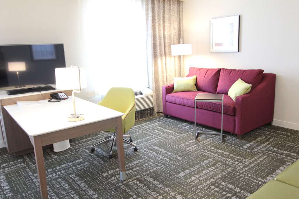 Фото Hampton Inn & Suites Dallas Market Center