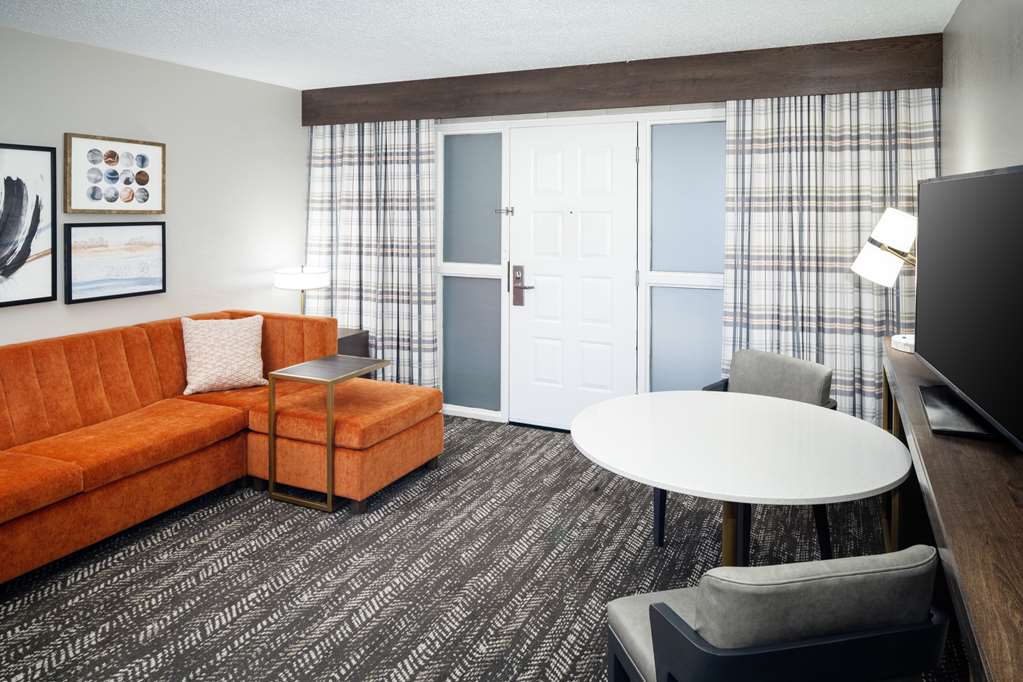 Фото Embassy Suites by Hilton Orlando North