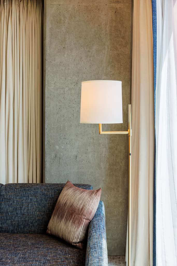 Фото Carte Hotel San Diego Downtown, Curio Collection by Hilton