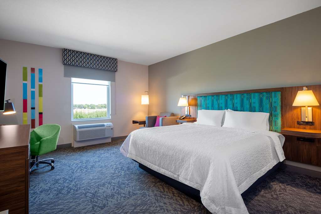 Фото Hampton Inn & Suites by Hilton Edmonton St. Albert