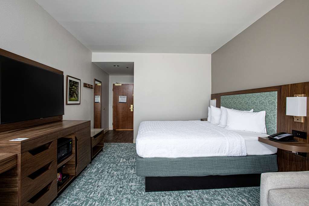 Фото Hampton Inn & Suites Charleston/West Ashley