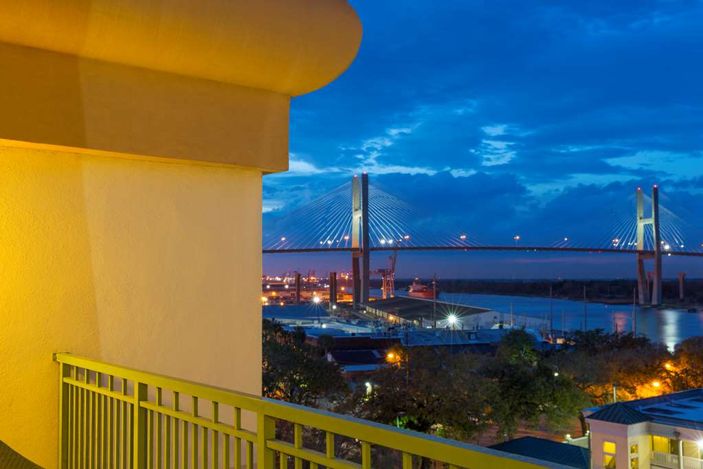 Фото DoubleTree by Hilton Hotel Savannah Historic District