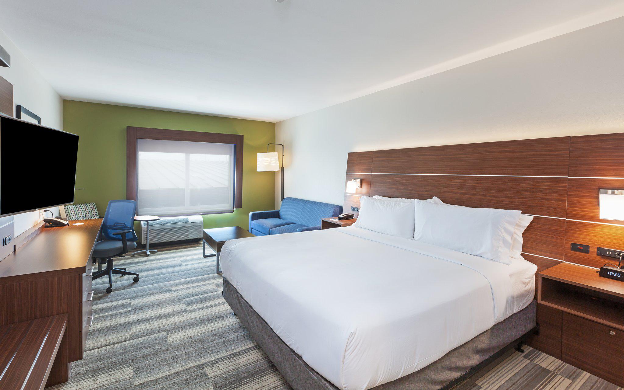 Фото Holiday Inn Express & Suites Tulsa South - Woodland Hills, an Ihg Hotel