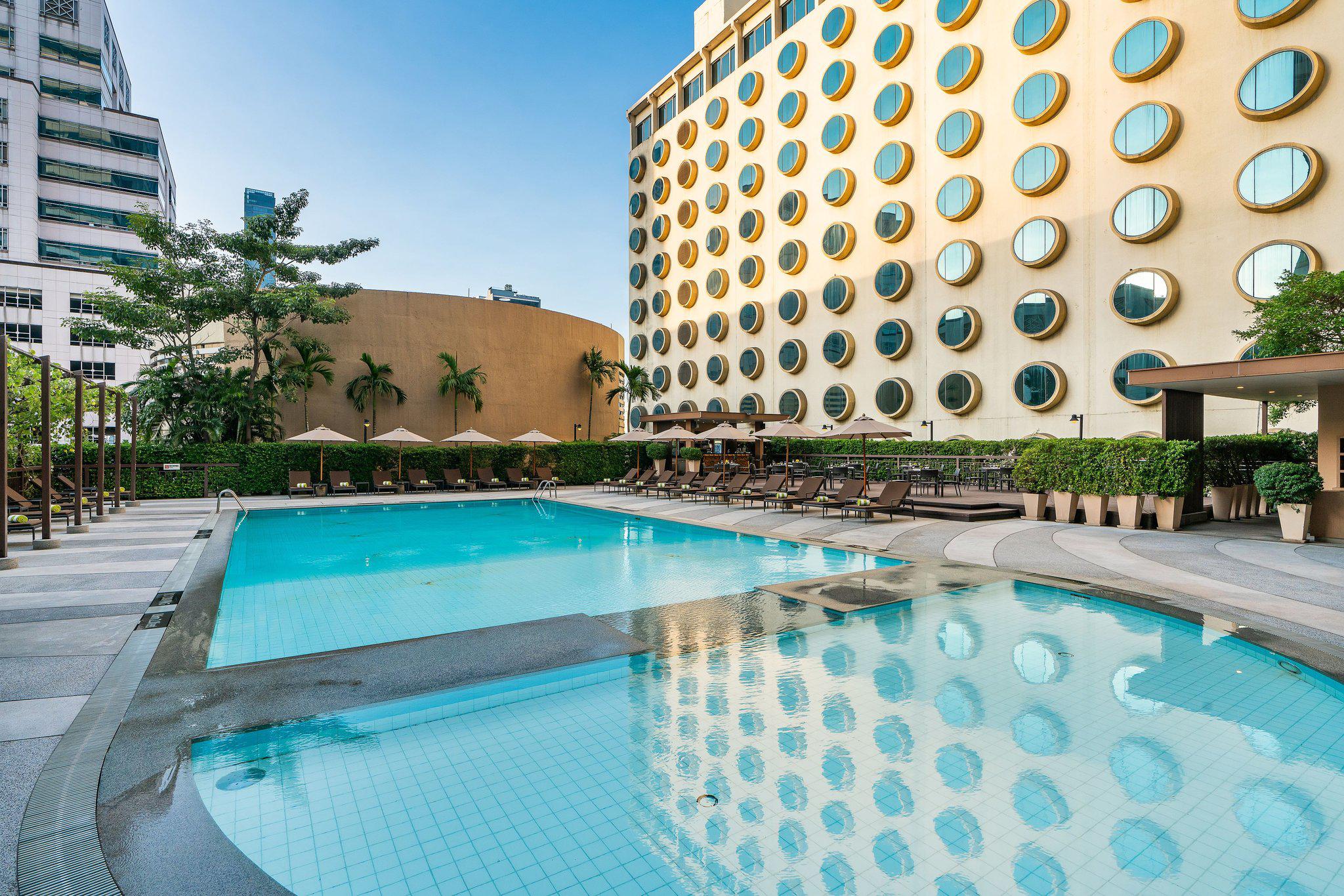 Фото Holiday Inn Bangkok Silom