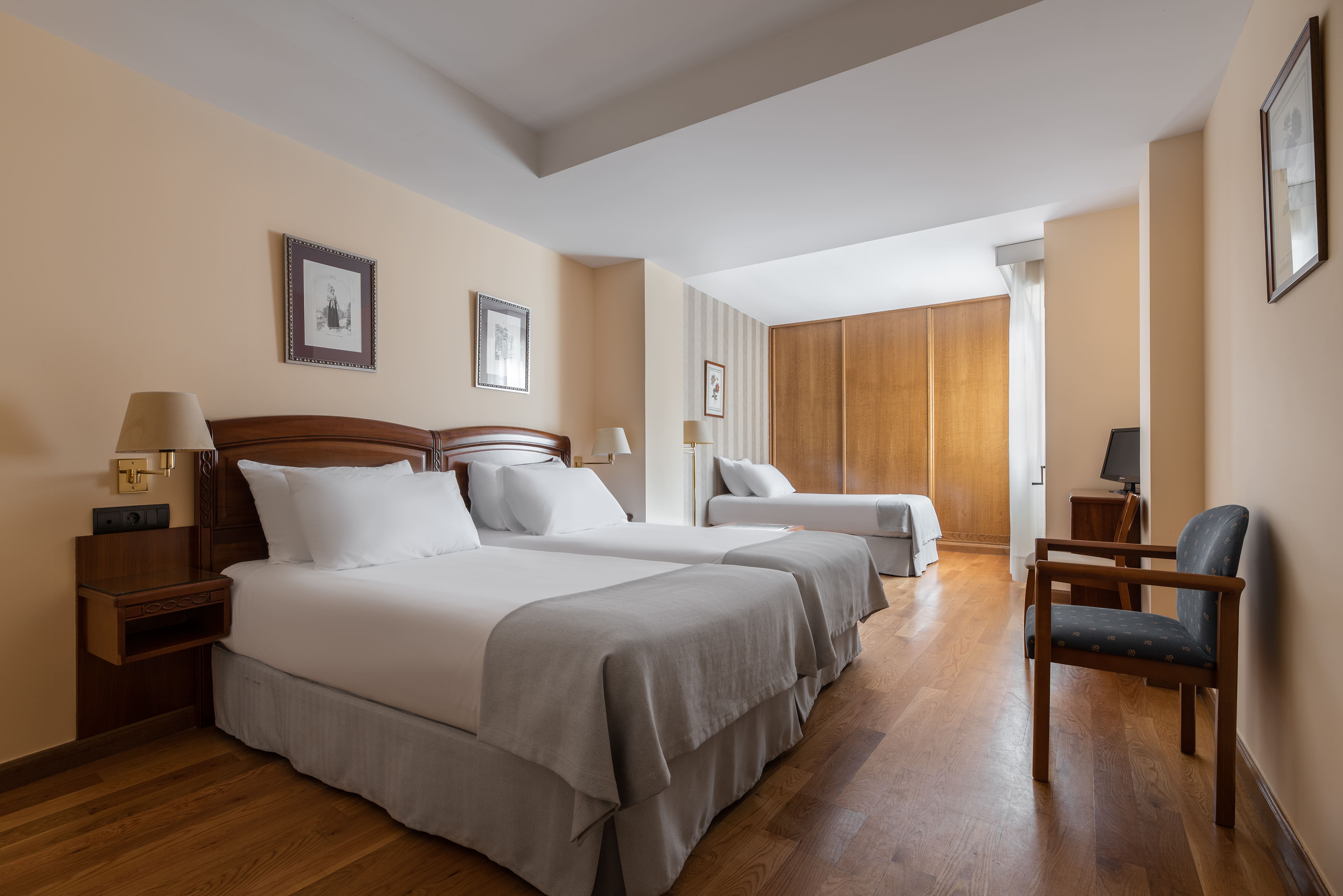 Фото Exe Astur Plaza