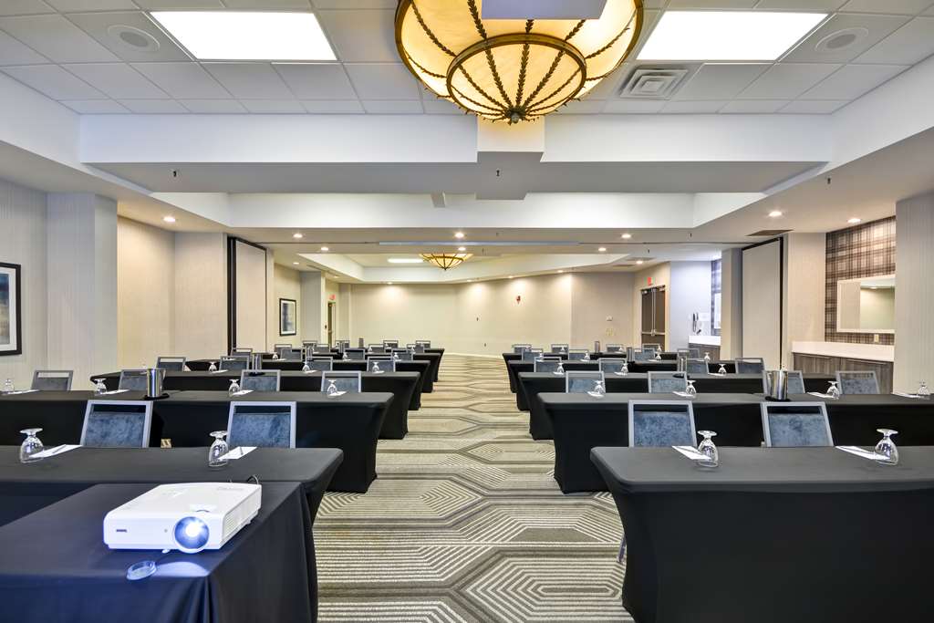 Фото Embassy Suites Hotel Charlotte
