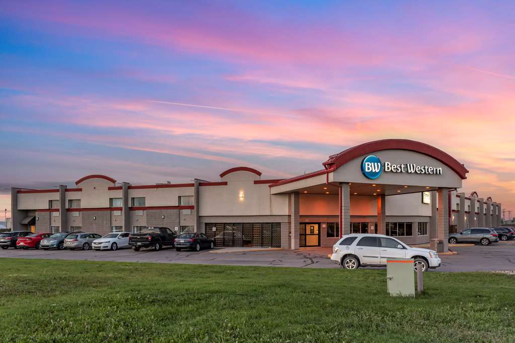 Фото Best Western Marquis Inn & Suites