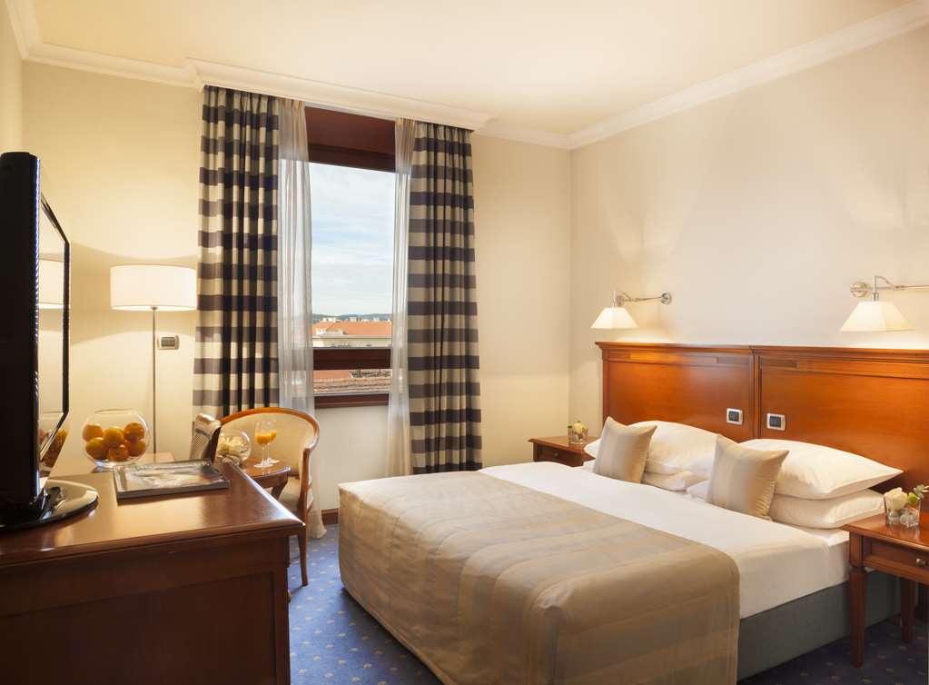 Фото Best Western Premier Hotel Astoria