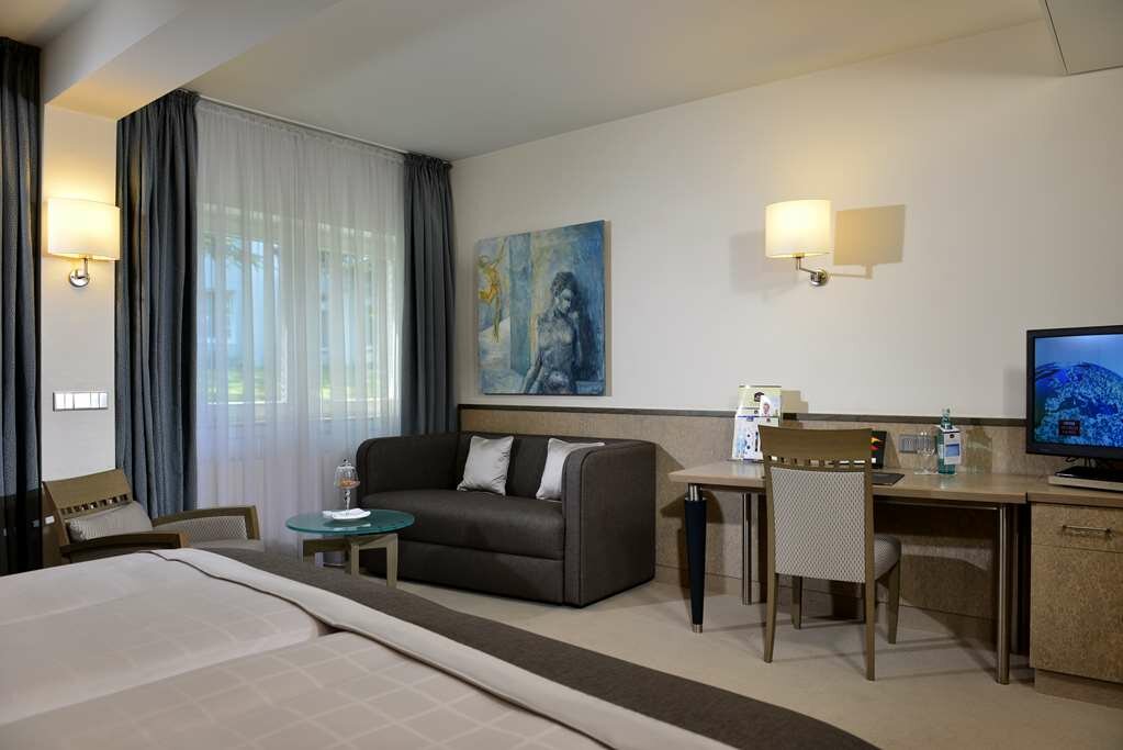 Фото Best Western Premier Parkhotel Kronsberg