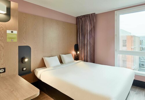 Гостиница B&b Hotel Orly Chevilly Marché International в Л'Э-ле-Розе