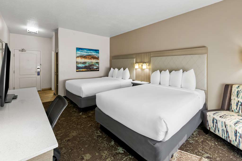 Фото Best Western Worlds of Fun Inn & Suites