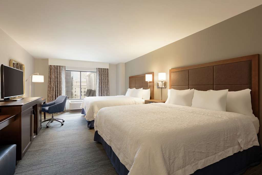 Фото Hampton Inn & Suites Nashville Downtown
