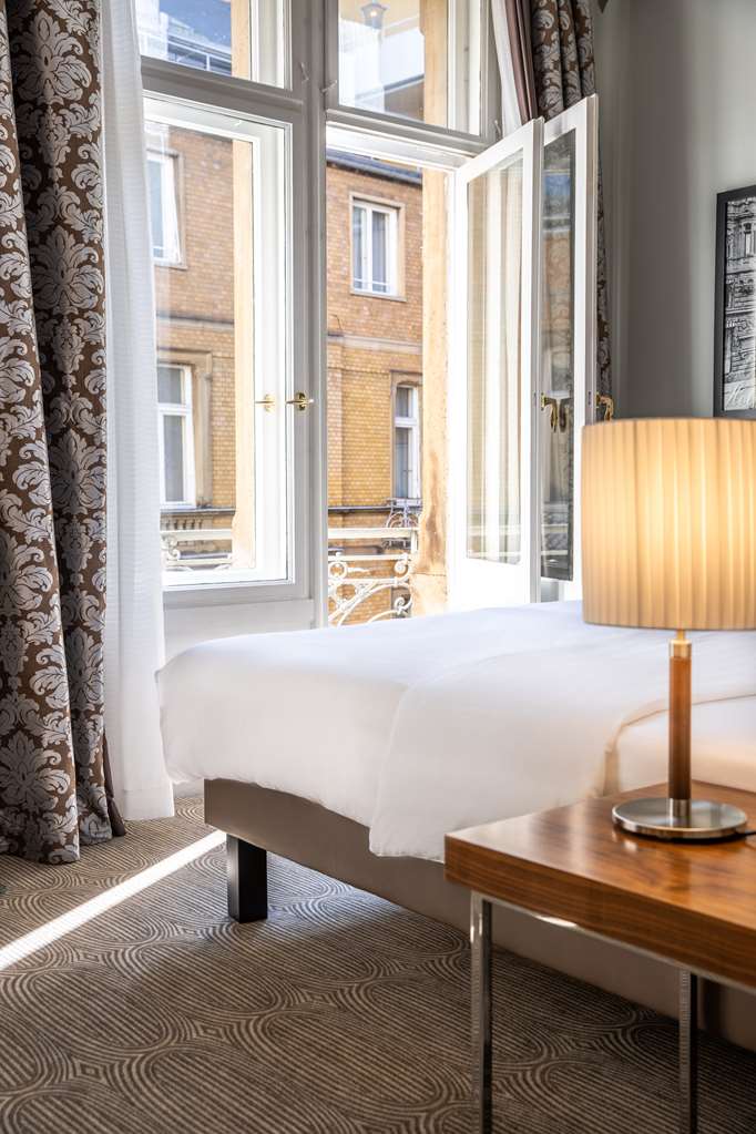 Фото Radisson Blu Schwarzer Bock Hotel