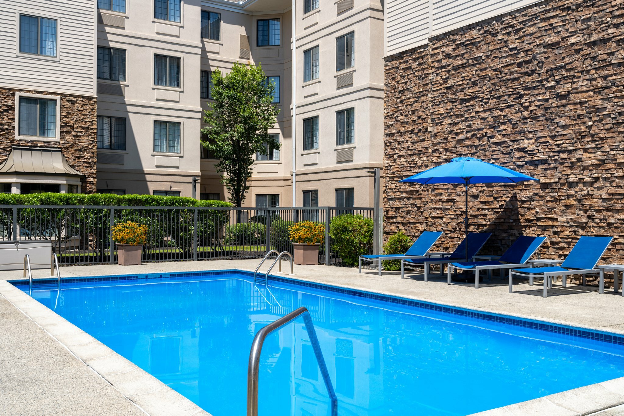 Фото Sonesta Es Suites Burlington Boston