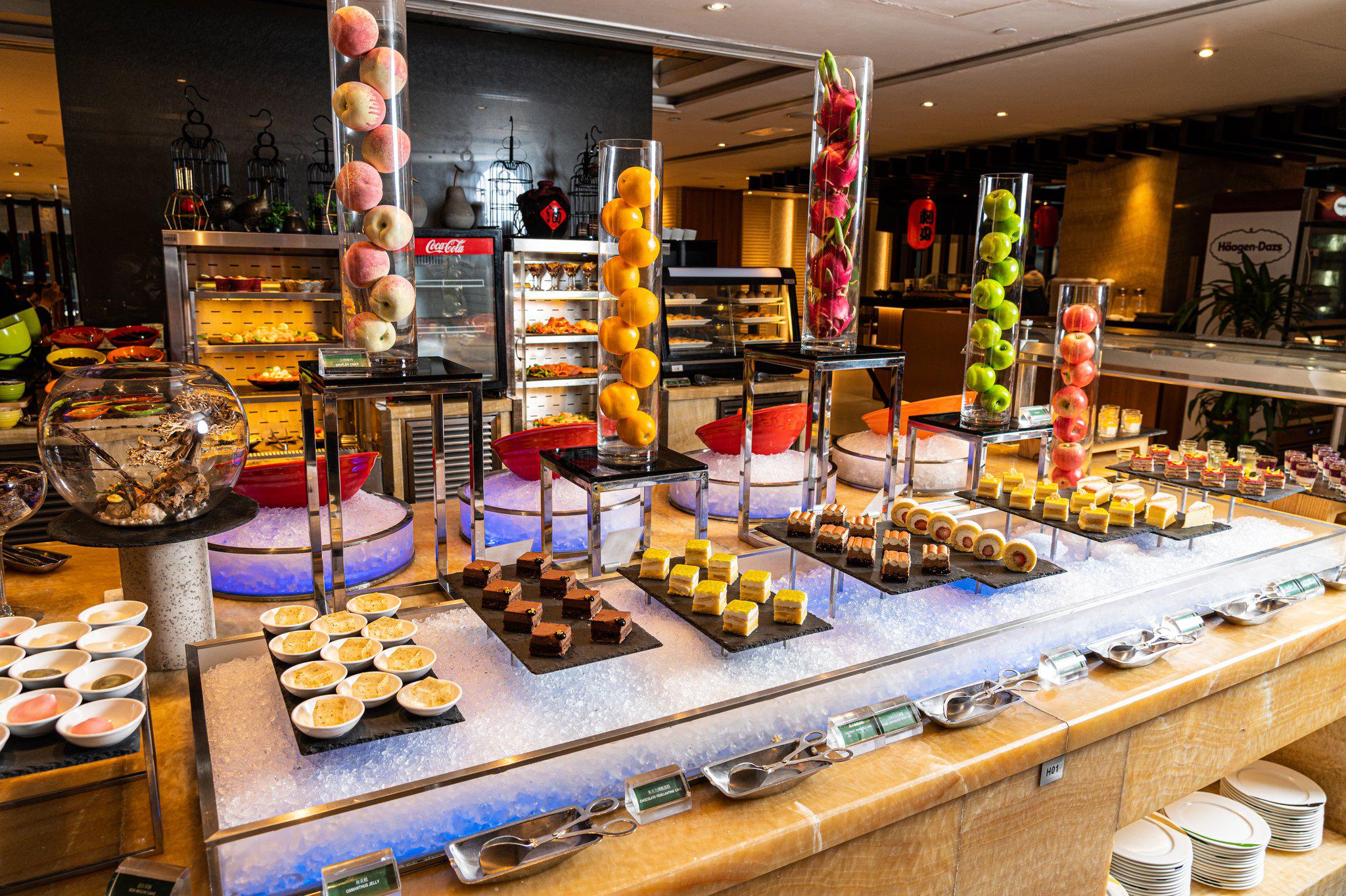 Фото Holiday Inn Golden Mile Hong Kong