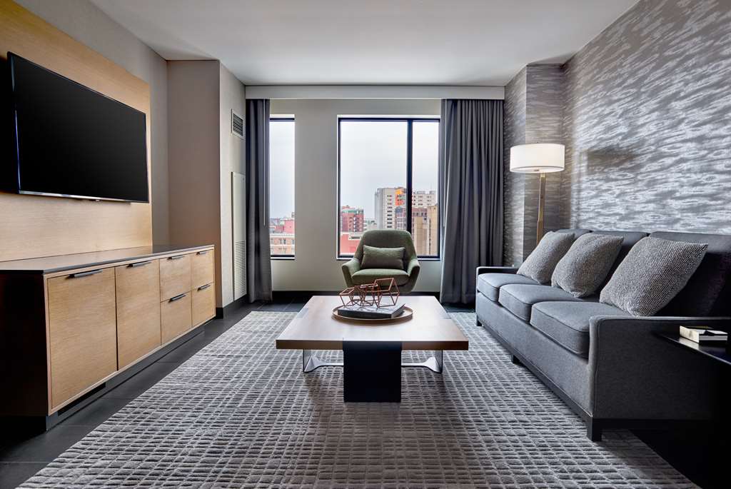 Фото Hilton Des Moines Downtown