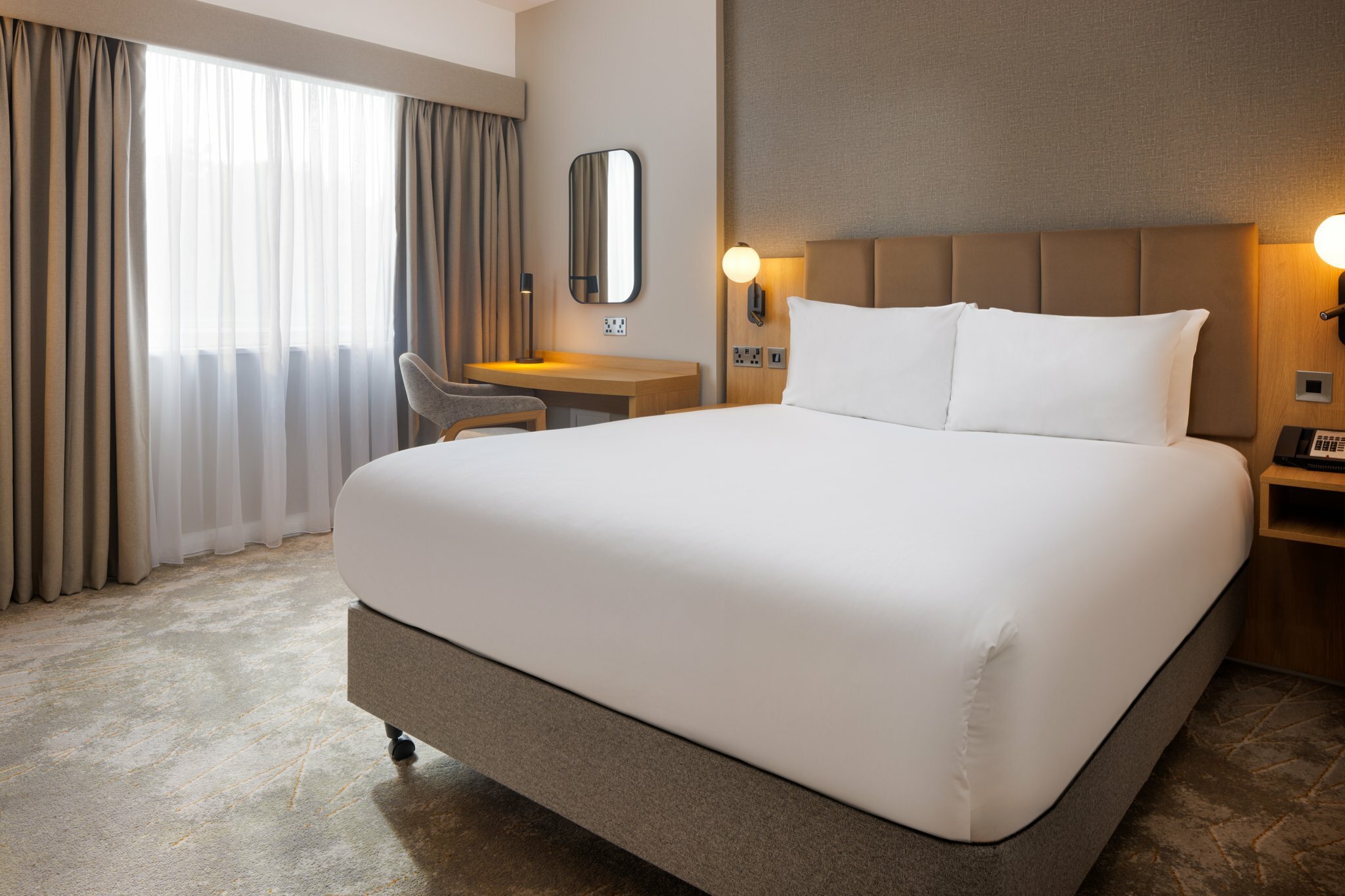 Фото Crowne Plaza London - Gatwick Airport