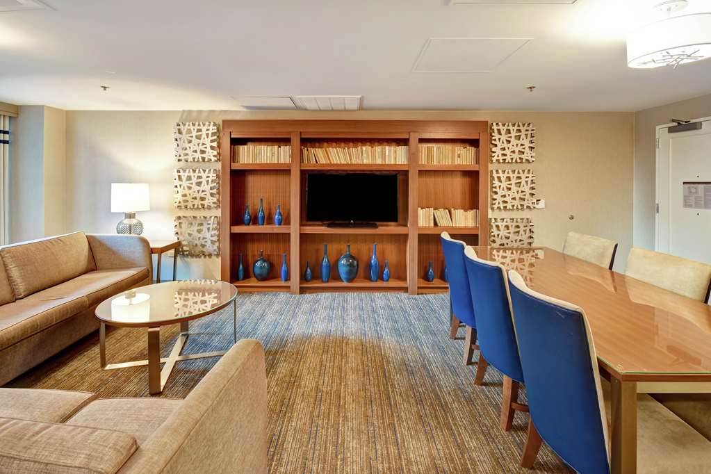 Фото Embassy Suites by Hilton Chicago Downtown Magnificent Mile