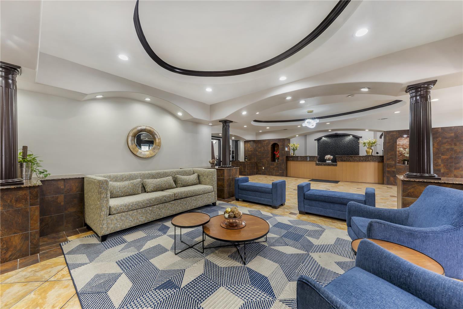 Фото SureStay Plus Hotel by Best Western San Antonio SeaWorld