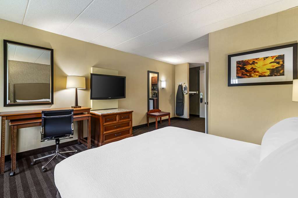 Фото Best Western Springfield Hotel