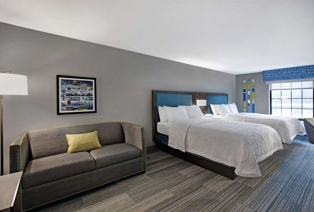 Фото Hampton Inn Westfield