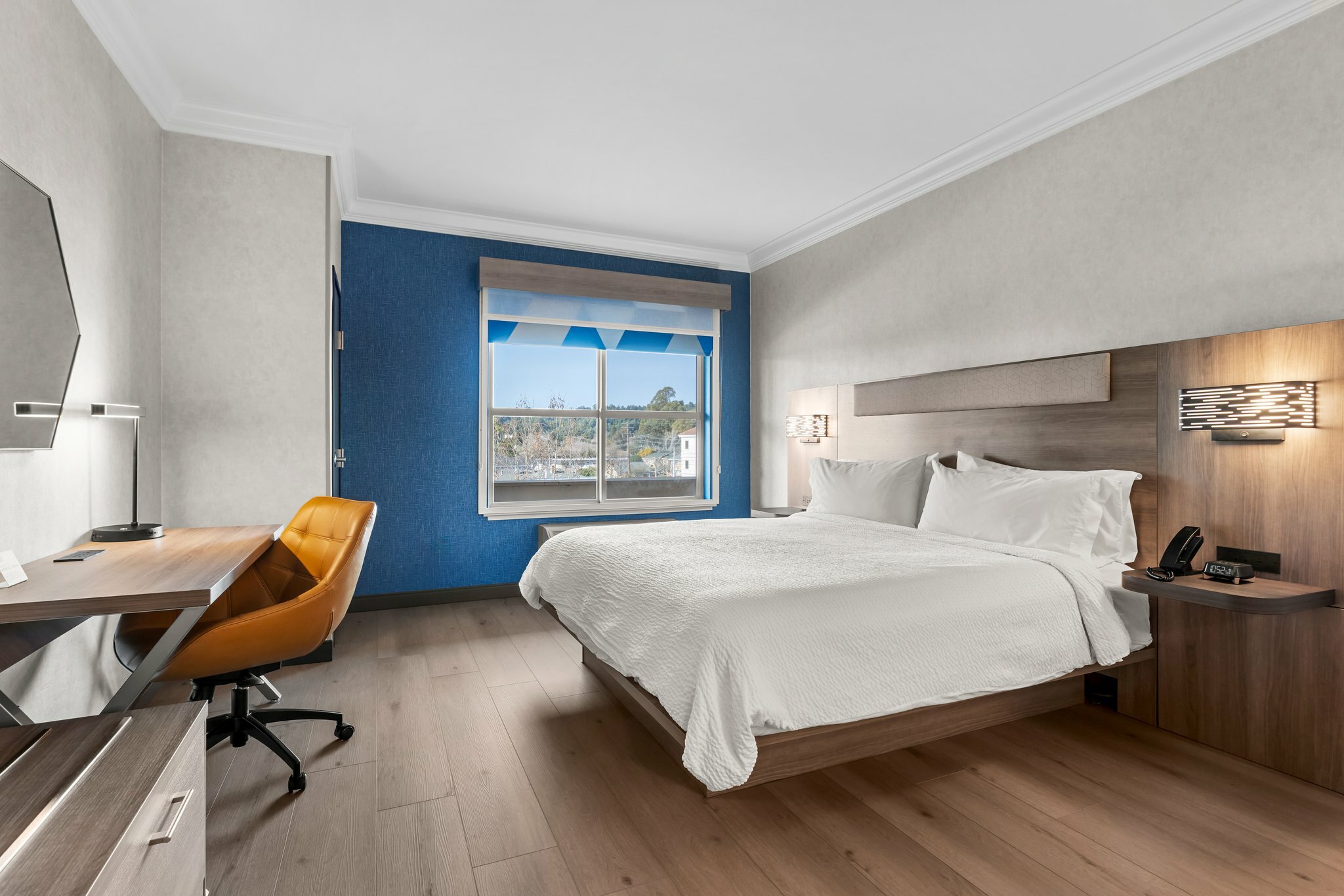 Фото Holiday Inn Express Hotel & Suites Santa Cruz, an Ihg Hotel