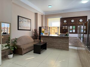 отель Корона