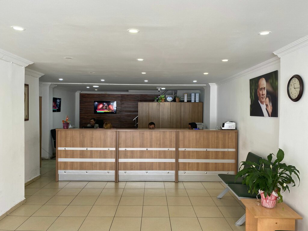 Notaries 1. Noter, Serik, photo