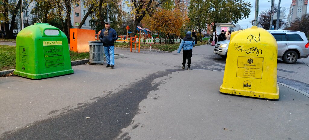 Trash and garbage disposal area Trash and garbage disposal area, Moscow, photo