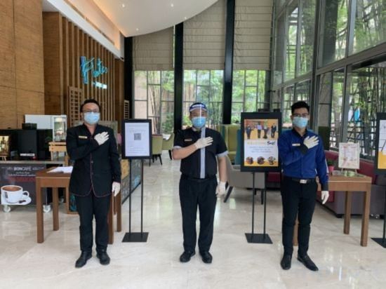 Фото The Boulevard - A St Giles Hotel