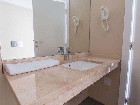 Фото Royal Inn Hotel