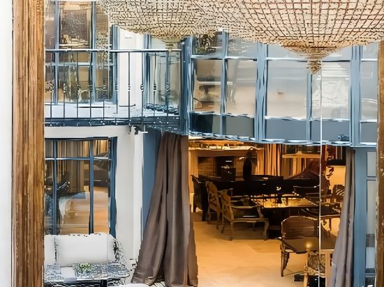 Фото Hotel Chateaubriand