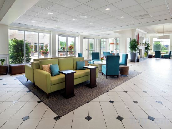 Фото Hilton Garden Inn Montreal Airport