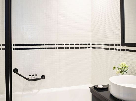 Фото Best Western Premier The Blake Paris Gare Saint Lazare