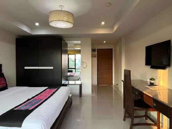 Фото The Xym Hotel