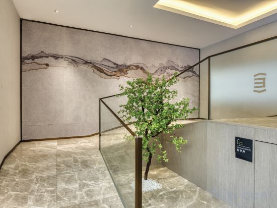 Фото Elong Hotel